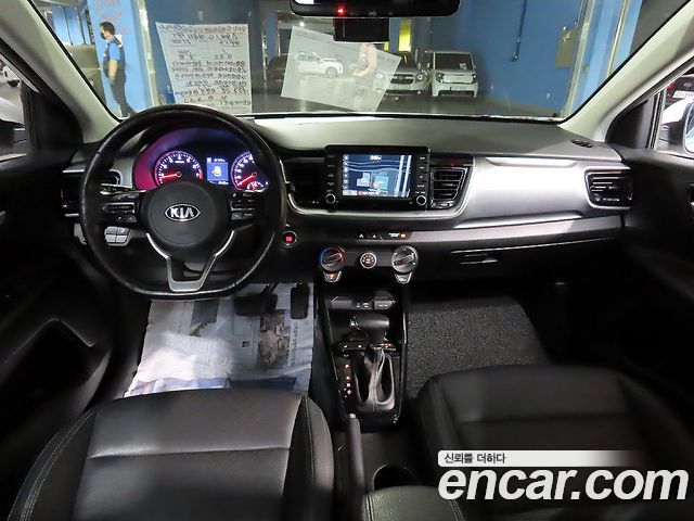 Kia Stonic из Кореи Encar