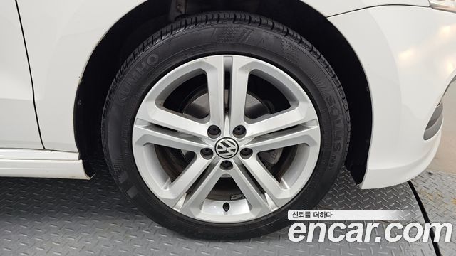Volkswagen Polo из Кореи Encar