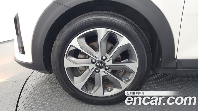 Kia Stonic из Кореи Encar