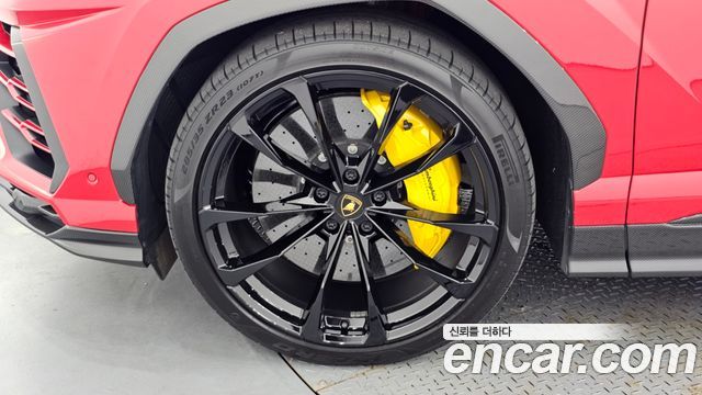 Lamborghini Urus из Кореи Encar