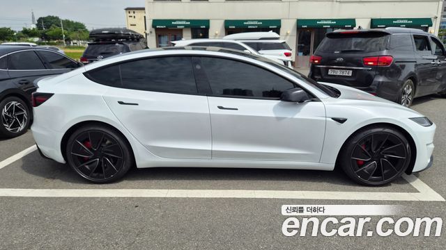 Tesla Model 3 Performance AWD — пробег 500 км — фото 3 из 5