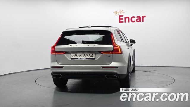 Volvo V60 из Кореи Encar