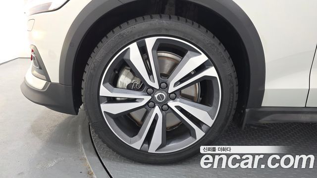 Volvo V60 из Кореи Encar