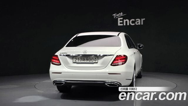 Mercedes-Benz E-Class из Кореи Encar