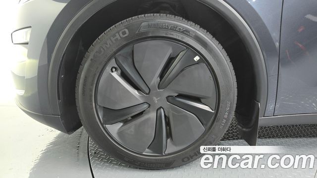 Tesla Model Y RWD — пробег 13 089 км — фото 5 из 5