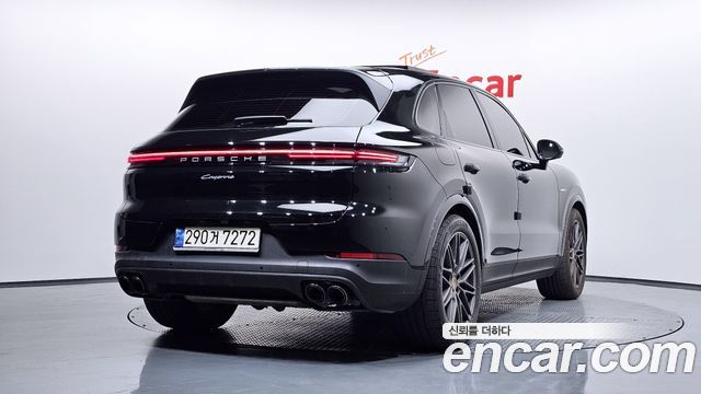 Porsche Cayenne 3.0 E-Hybrid — пробег 26 243 км — фото 2 из 5