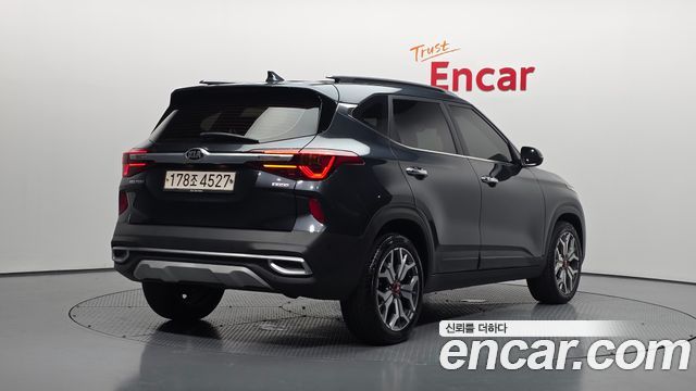 Kia Seltos из Кореи Encar
