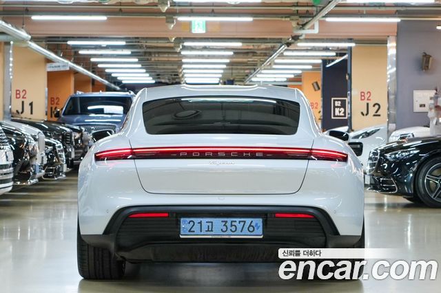 Porsche Taycan из Кореи Encar