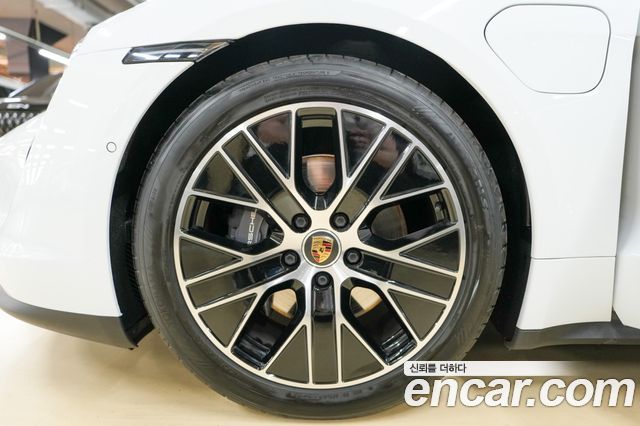 Porsche Taycan из Кореи Encar