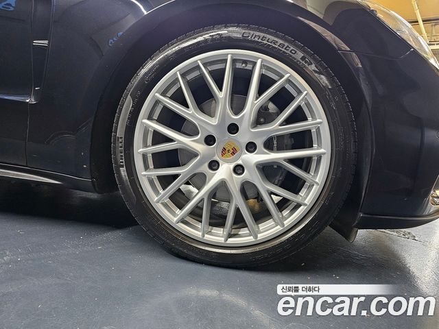 Porsche Panamera 3.0 AWD — пробег 39 300 км — фото 5 из 5