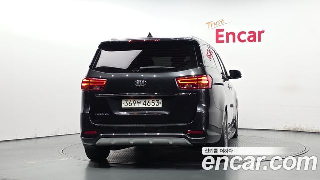 Kia Carnival из Кореи Encar