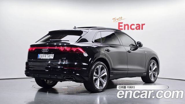 Audi Q8 55 TFSI Quattro Premium — пробег 3 130 км