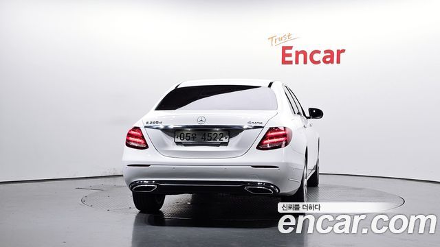 Mercedes-Benz E-Class из Кореи Encar
