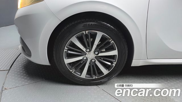 Peugeot 208 1.6 e-HDi ECO 5Door — пробег 140 028 км