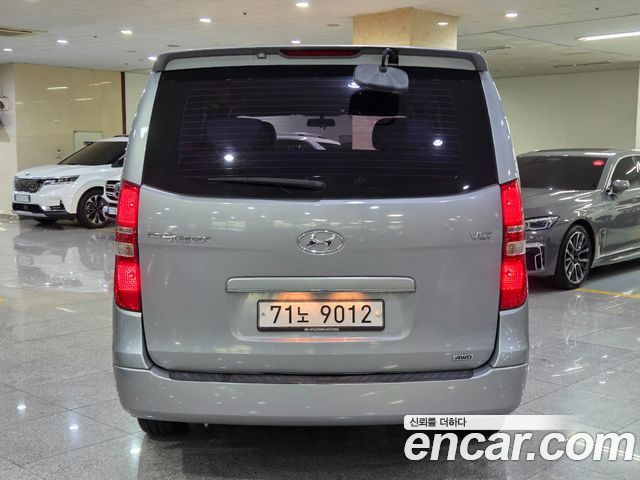Hyundai Starex 4WD 12-Seater Wagon CVX Luxury — пробег 49 854 км — фото 4 из 5