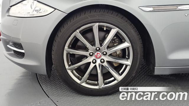 Jaguar XJ 3.0 SC AWD Premium Luxury LWB X351 — пробег 192 534 км