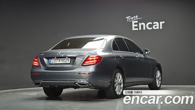 Mercedes-Benz E-Class из Кореи Encar