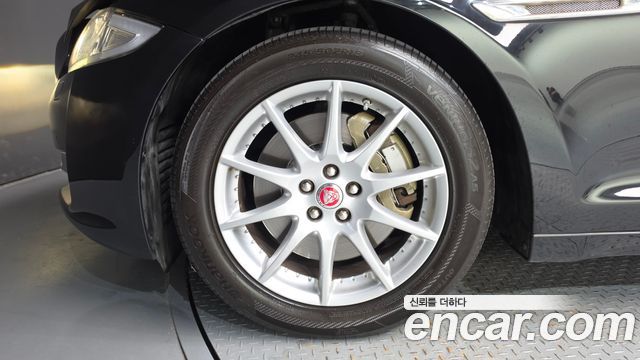 Jaguar XJ 2.0 Luxury SWB X351 — пробег 79 623 км