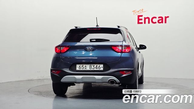 Kia Stonic из Кореи Encar