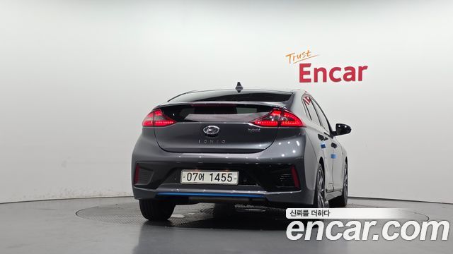 Hyundai Ioniq Q — пробег 188 641 км — фото 4 из 5