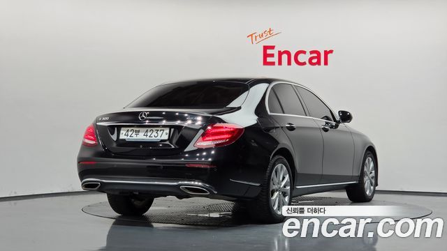 Mercedes-Benz E-Class из Кореи Encar