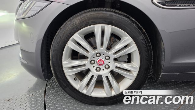 Jaguar XF 20d Portfolio — пробег 128 381 км