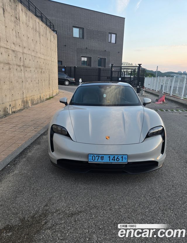 Porsche Taycan Base — пробег 38 456 км — фото 3 из 5