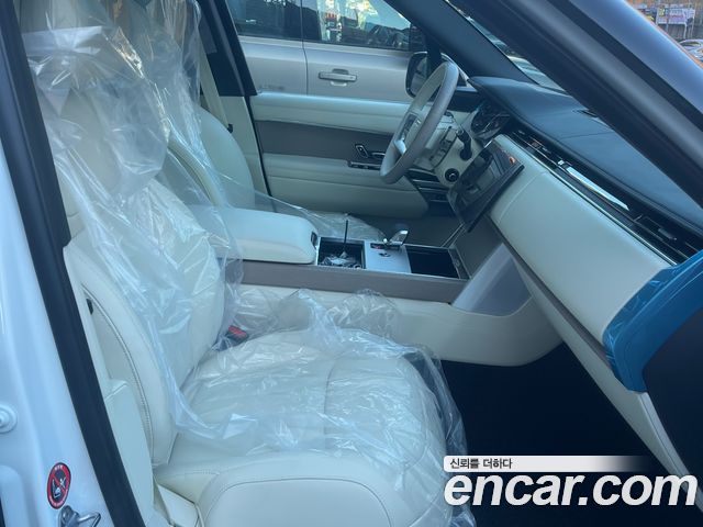 Land Rover Range Rover P530 Autobiography Long Wheel Base — пробег 2 300 км — фото 5 из 5