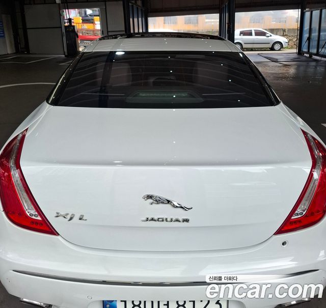 Jaguar XJ 3.0D Premium Luxury LWB X351 — пробег 238 000 км