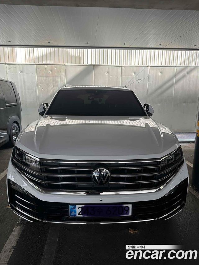 Volkswagen Touareg 3.0 TDI Prestige — пробег 12 000 км — фото 1 из 5