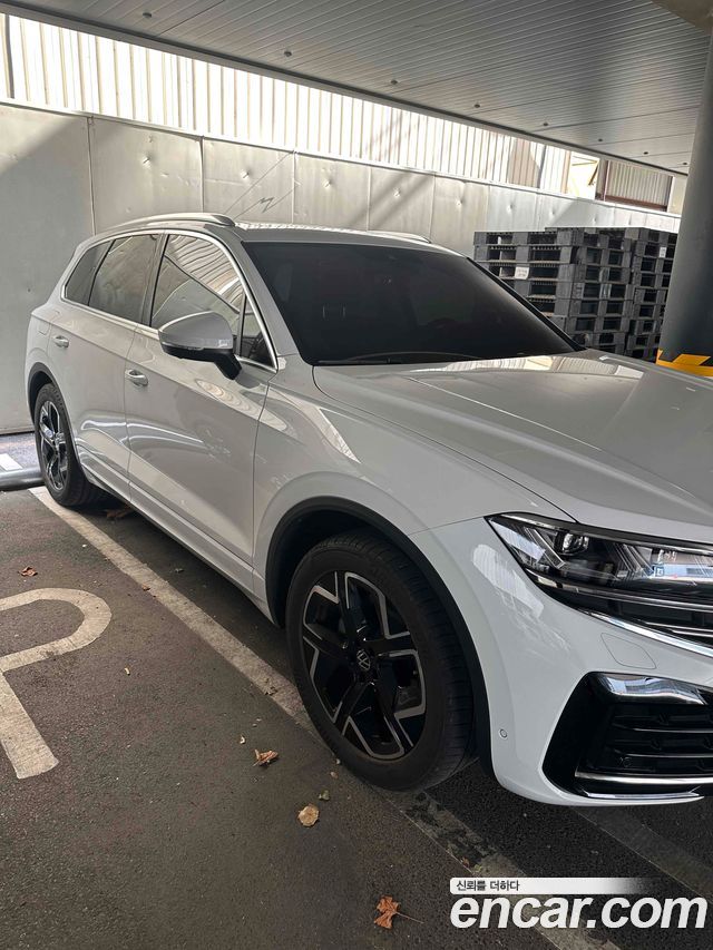 Volkswagen Touareg 3.0 TDI Prestige — пробег 12 000 км — фото 5 из 5