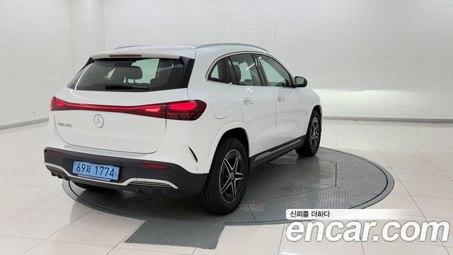 Mercedes-Benz EQA из Кореи Encar