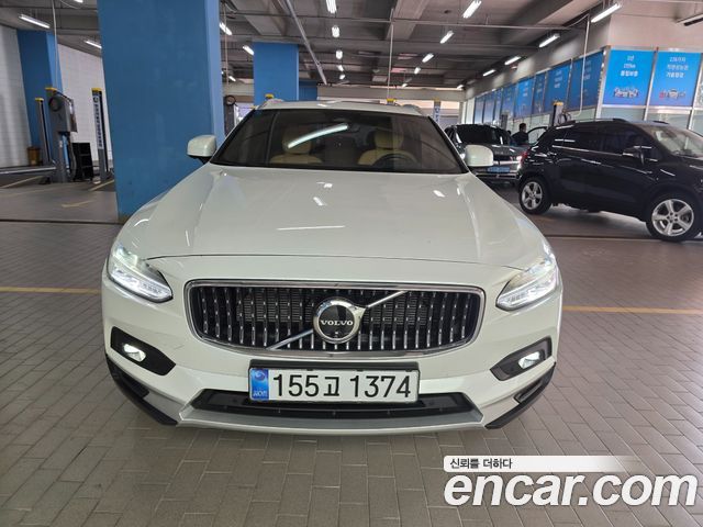 Volvo V90 B5 Ultimate AWD — пробег 9 238 км — фото 2 из 5