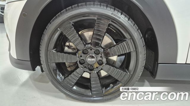 Mini Cooper 3Door Resolute Edition 3rd Gen — пробег 26132 км
