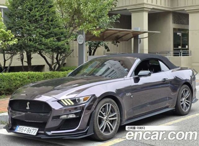 Ford Mustang GT Convertible — пробег 81 337 км — фото 2 из 5