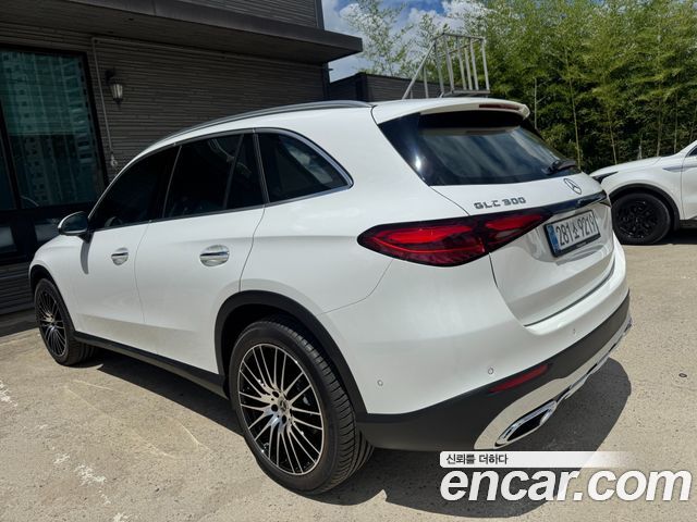 Mercedes-Benz GLC-Class GLC 300 4MATIC Avantgarde — пробег 1 000 км — фото 2 из 5