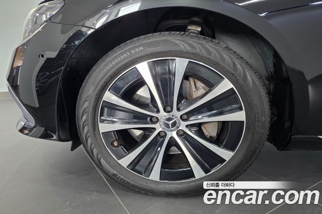 Mercedes-Benz E-Class E300e 4MATIC Exclusive — пробег 69070 км