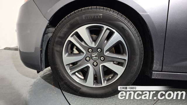 Honda Odyssey 3.5 4th 2016 — пробег 60 116 км