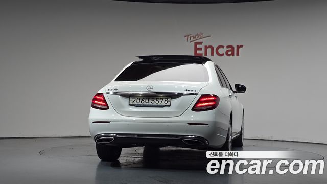 Mercedes-Benz E-Class из Кореи Encar