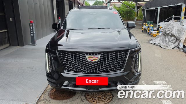 Cadillac Escalade 6.2 ESV ESV Sports Platinum — пробег 4 271 км