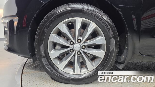 Kia Carnival 9-seater Luxury — пробег 179 208 км — фото 5 из 5