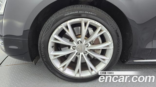 Audi A8 3.0 TFSI Quattro LWB D4 — пробег 131 717 км