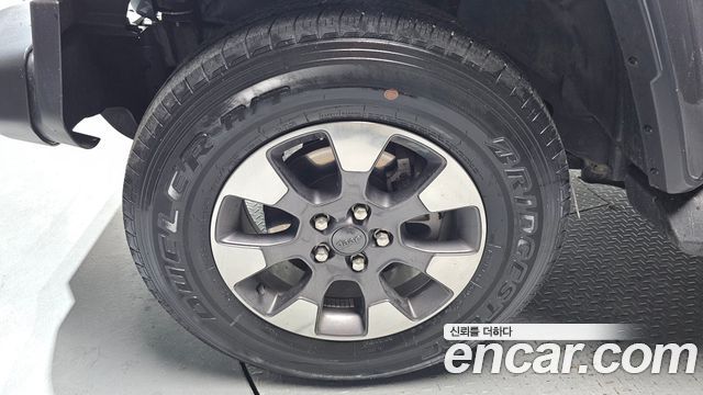 Jeep Wrangler 2.0 Overland Power Top 4Door — пробег 37999 км