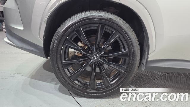 Lexus NX F-Sport — пробег 20071 км
