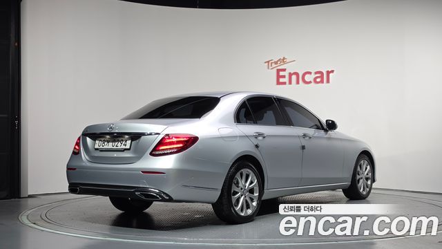 Mercedes-Benz E-Class из Кореи Encar