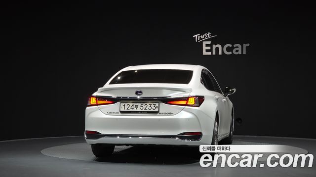 Lexus ES Executive — пробег 119 251 км — фото 4 из 5
