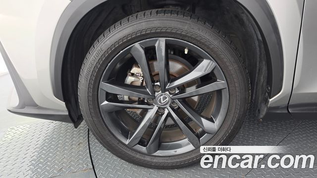 Lexus NX Premium — пробег 63019 км