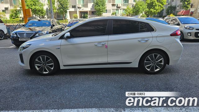 Hyundai Ioniq Q — пробег 95 702 км — фото 2 из 5