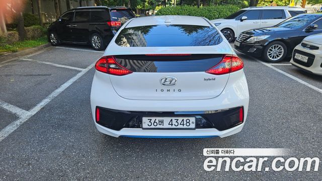 Hyundai Ioniq Q — пробег 95 702 км — фото 4 из 5