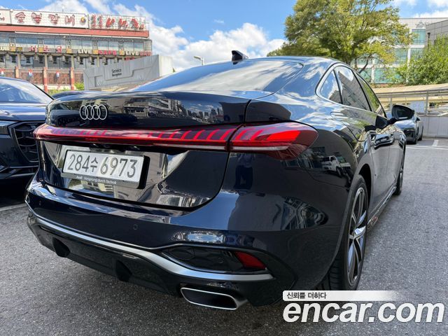 Audi A5 40 TFSI S Line — пробег 920 км — фото 2 из 5